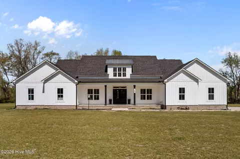 127 Louise Ln, Richlands, NC 28574