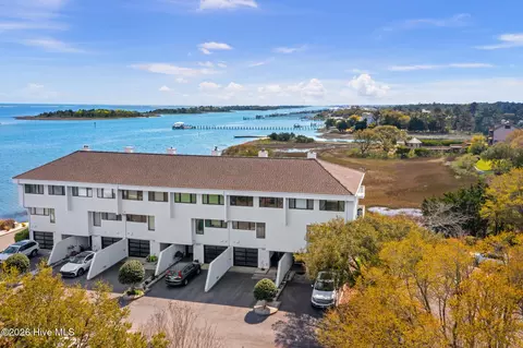 5410 Marina Club Dr, Wilmington, NC 28409