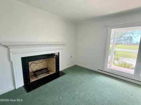 Living - 459 Shell Rd, Atlantic, NC 28511 photo 4 of 9