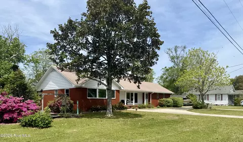 459 Shell Rd, Atlantic, NC 28511