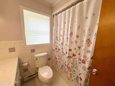 Bath - 459 Shell Rd, Atlantic, NC 28511 photo 2 of 4