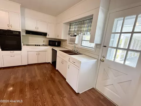 Kitchen - 459 Shell Rd, Atlantic, NC 28511 photo 2 of 4