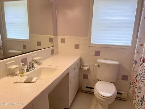 Bath - 459 Shell Rd, Atlantic, NC 28511 photo 3 of 4