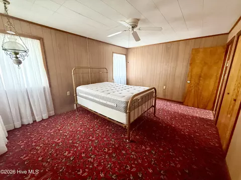 Bedroom - 459 Shell Rd, Atlantic, NC 28511 photo 3 of 7