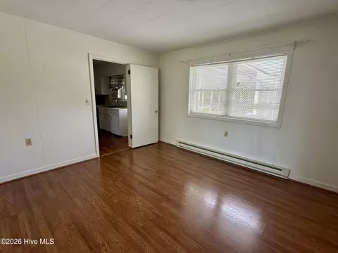 Living - 459 Shell Rd, Atlantic, NC 28511 photo 5 of 9