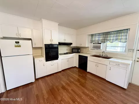 Kitchen - 459 Shell Rd, Atlantic, NC 28511 photo 1 of 4