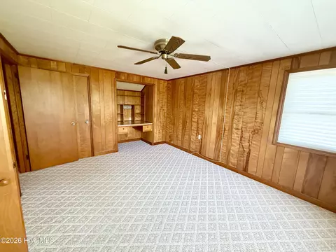 Bedroom - 459 Shell Rd, Atlantic, NC 28511 photo 4 of 7