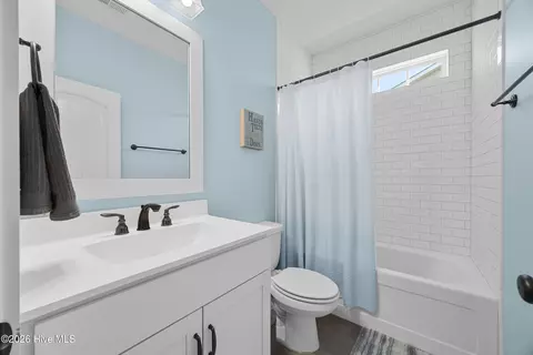 Bath - 375 Canter Crest Rd, Hampstead, NC 28443 photo 4 of 6
