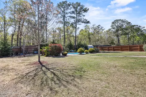 Exterior - 375 Canter Crest Rd, Hampstead, NC 28443 photo 12 of 17