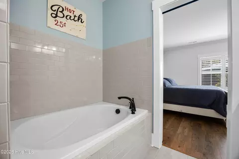 Bath - 375 Canter Crest Rd, Hampstead, NC 28443 photo 5 of 6