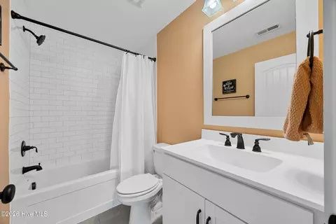 Bath - 375 Canter Crest Rd, Hampstead, NC 28443 photo 6 of 6