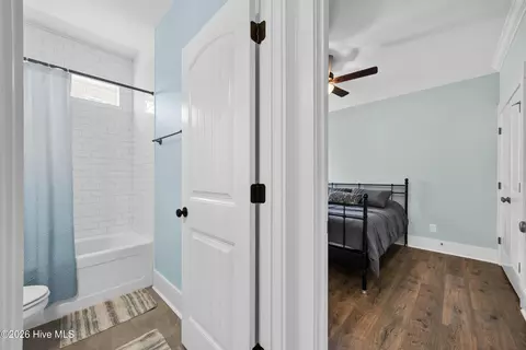Entry Way - 375 Canter Crest Rd, Hampstead, NC 28443 photo 5 of 6