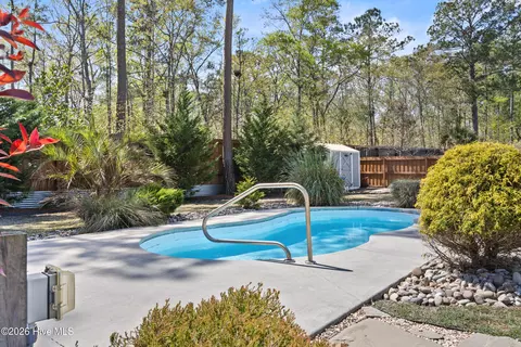 Exterior - 375 Canter Crest Rd, Hampstead, NC 28443 photo 4 of 17
