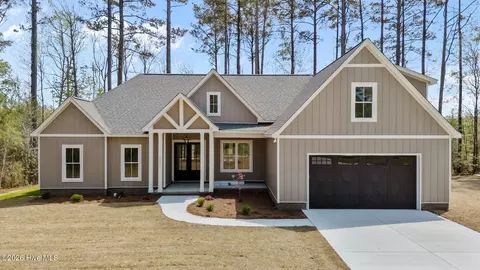 1001 Ecru Cir, New Bern, NC 28562