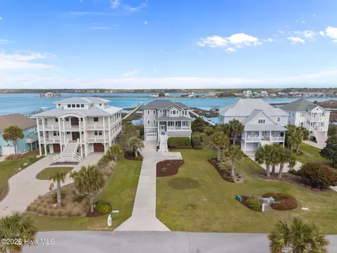 42 Sailview Dr, North Topsail Beach, NC 28460
