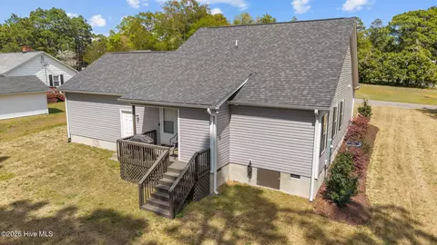 Exterior - 106 Walnut Ave, Hamlet, NC 28345 photo 7 of 9