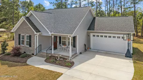 106 Walnut Ave, Hamlet, NC 28345