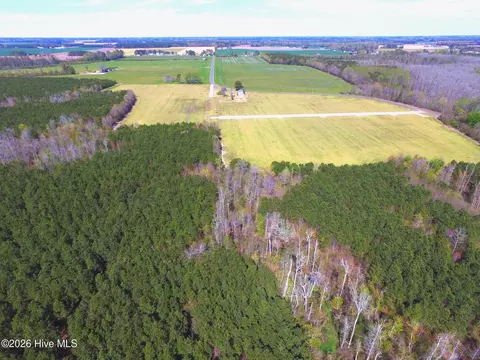 6 Camp Perry Rd, Hertford, NC 27944