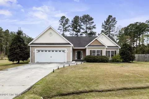 321 Holly Grove Ct W, Jacksonville, NC 28540