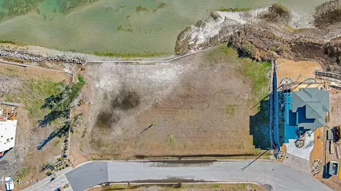 4729 S Shore Dr, Morehead City, NC 28557