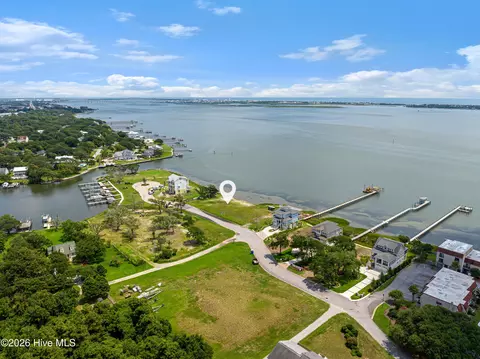 4729 S Shore Dr, Morehead City, NC 28557