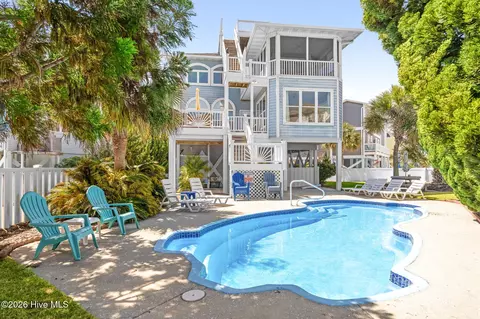 14 Private Dr, Ocean Isle Beach, NC 28469