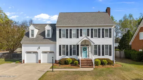 1701 Woodwind Dr, Greenville, NC 27858