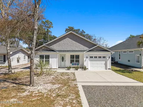 158 NW 1st St, Oak Island, NC 28465