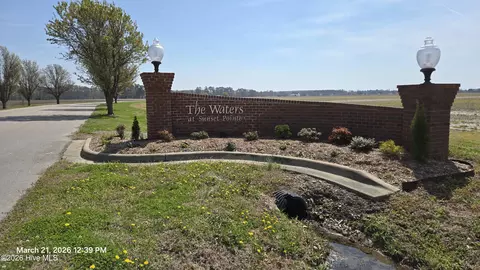 490 Pointe Vista Dr, Elizabeth City, NC 27909