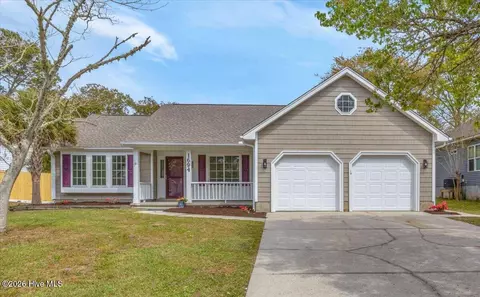 1694 Lake Tree Dr SW, Ocean Isle Beach, NC 28469
