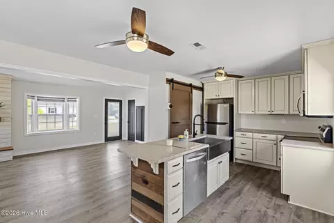 Kitchen - 38 Riegel Dr, Hubert, NC 28539 photo 1 of 4