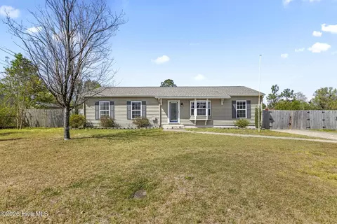 38 Riegel Dr, Hubert, NC 28539