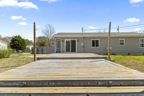Exterior - 38 Riegel Dr, Hubert, NC 28539 photo 1 of 4
