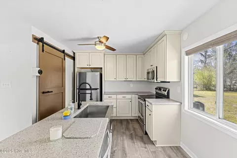 Kitchen - 38 Riegel Dr, Hubert, NC 28539 photo 2 of 4
