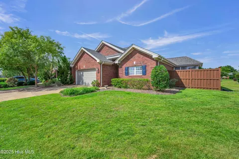 707 Beachwalk Dr, Winnabow, NC 28479