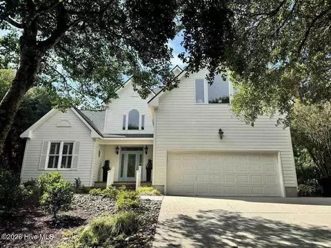573 Coral Ridge Rd, Pine Knoll Shores, NC 28512