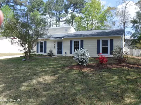 624 Shadowridge Rd, Jacksonville, NC 28546