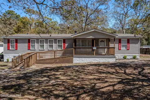 2070 Helmsman Dr SW, Supply, NC 28462