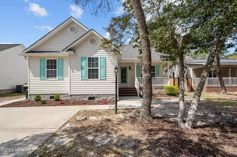 203 NE 45th St, Oak Island, NC 28465