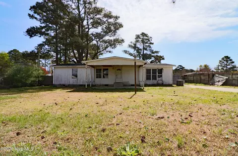 137 Crissy Wright Dr, Newport, NC 28570