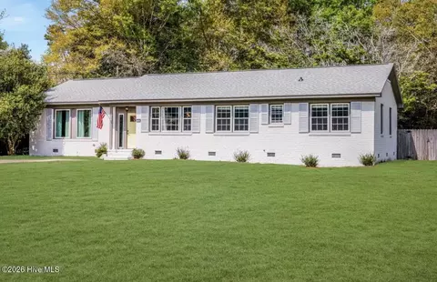 110 Jeb Stuart Dr, Wilmington, NC 28412