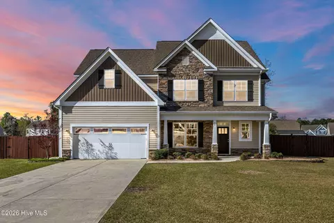 38 E Conolly Ct, Hampstead, NC 28443