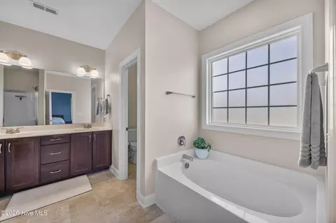 Bath - 38 E Conolly Ct, Hampstead, NC 28443 photo 1 of 3