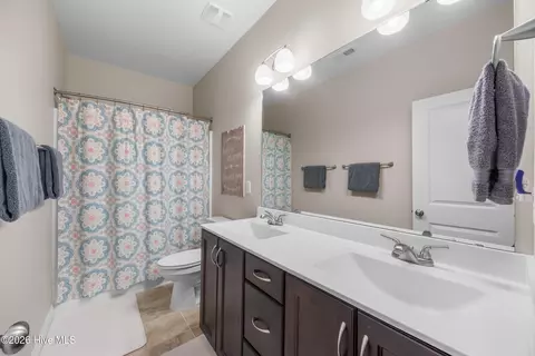 Bath - 38 E Conolly Ct, Hampstead, NC 28443 photo 3 of 3