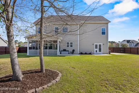 Exterior - 38 E Conolly Ct, Hampstead, NC 28443 photo 6 of 9