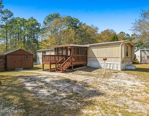 1035 Cockleshell Dr SW, Supply, NC 28462