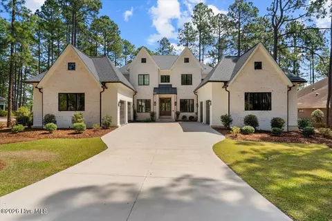16 Masters Rdg, Southern Pines, NC 28387