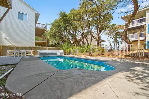 1125 S Topsail Dr, Surf City, NC 28445