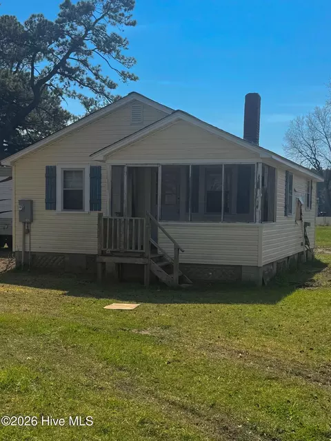 320 Loop Rd, Belhaven, NC 27810