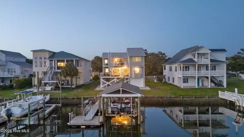103 E Island Dr, Oak Island, NC 28465